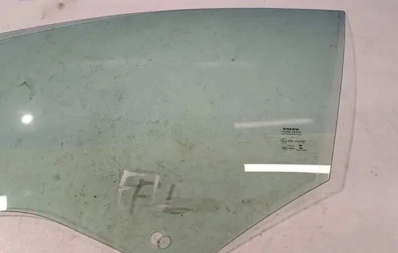 Volvo XC60 Front door window glass four-door 32244870 31424752