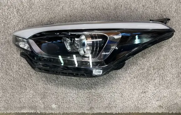 Hyundai i20 (GB IB) Headlight/headlamp 01048299900010 92101C8200