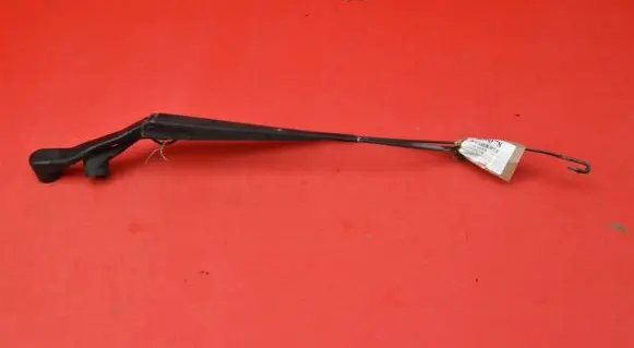 Mitsubishi Lancer Front wiper blade arm