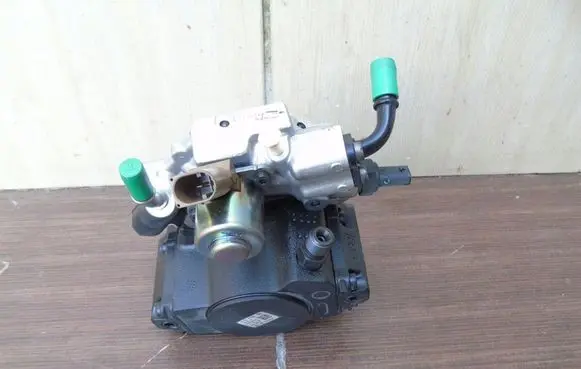 Mercedes-Benz B W246 W242 Fuel injection high pressure pump a6510701801