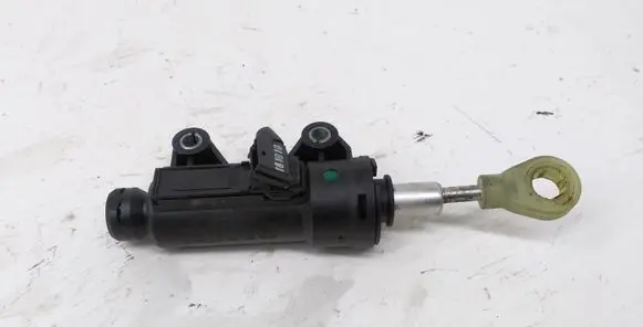BMW X1 E84 Clutch master cylinder 6773670