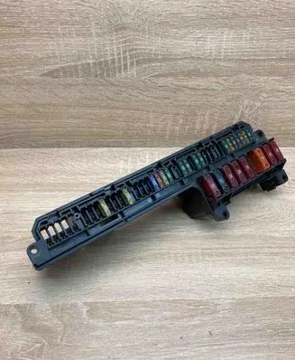 BMW 5 E60 E61 Fuse module 6932452 10688710