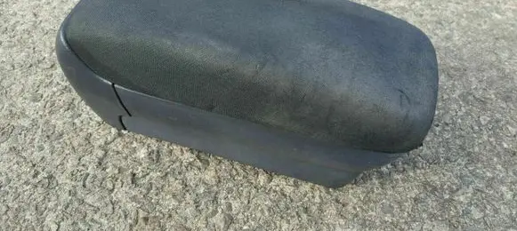 Toyota Avensis T250 Armrest