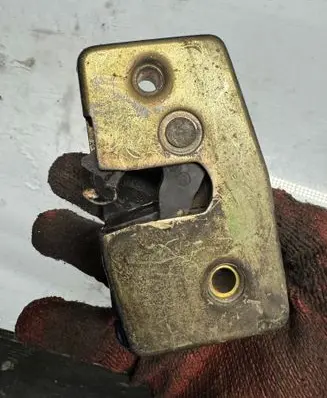 Volkswagen Multivan T4 Sliding door lock 701843604d