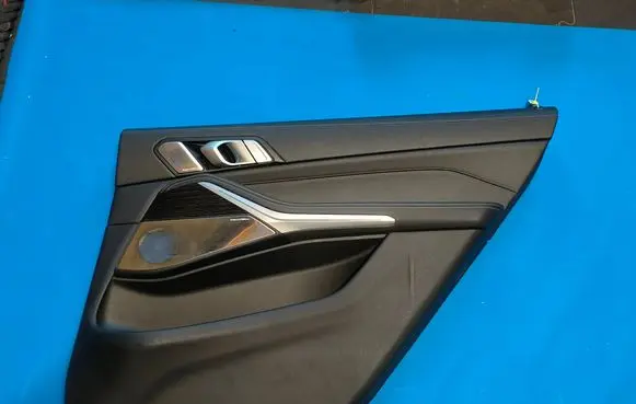 BMW X7 G07 Coupe rear side trim panel 