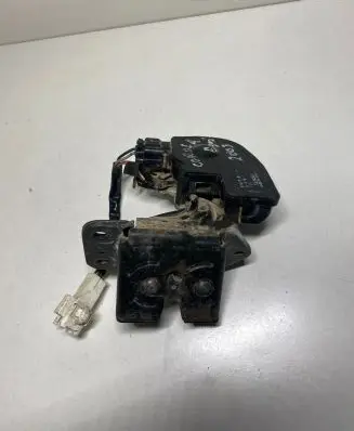 Toyota Corolla E120 E130 Tailgate/trunk/boot lock/catch/latch S781TDL700