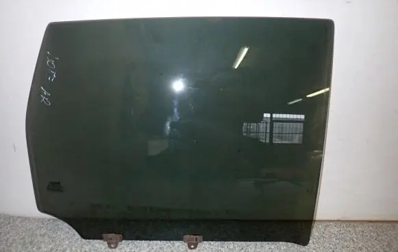 Nissan Note (E11) Sliding door window/glass 