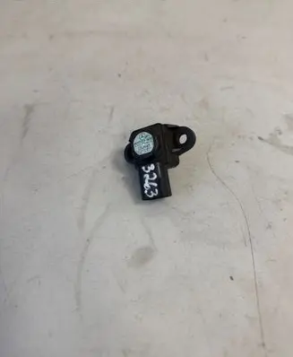 Mercedes-Benz Vito Viano W639 Air pressure sensor A0051535028 052645