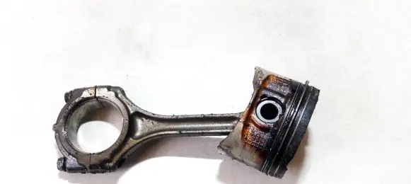 Renault Clio II Piston with connecting rod