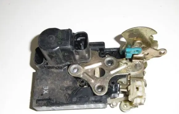 Chevrolet Lacetti Front door lock