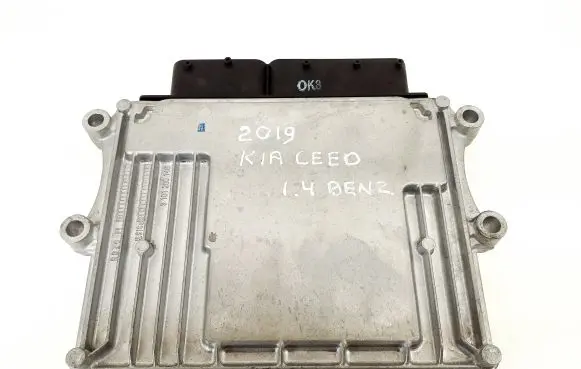 KIA Ceed Engine control unit/module 3919903AG0 3910303CD1