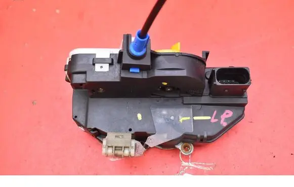 Opel Astra J Front door lock 13577983TG