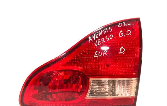 Toyota Avensis Verso Tailgate rear/tail lights 4441 7654