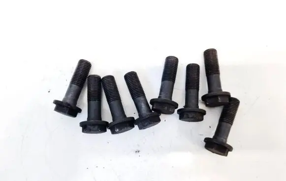 Toyota Land Cruiser (J100) Nuts/bolts 