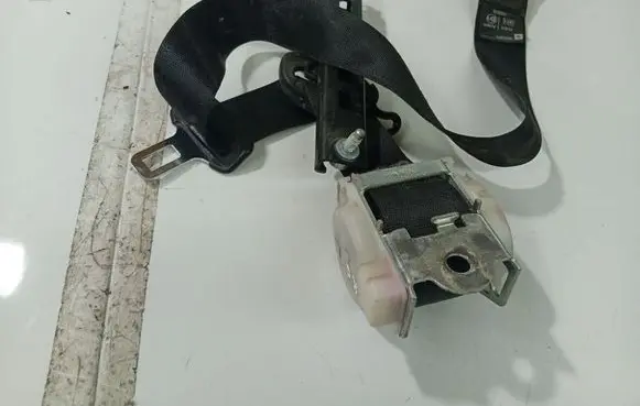 Opel Zafira A Rear seatbelt 
