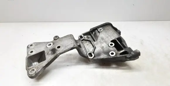 Volvo V70 Generator/alternator bracket 31316673