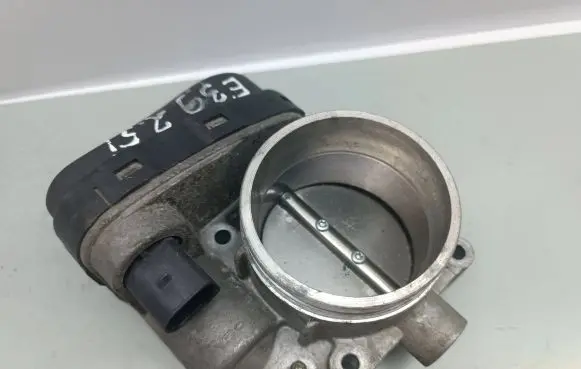 BMW 5 E39 Throttle valve 7502444 408238425001 13547502444