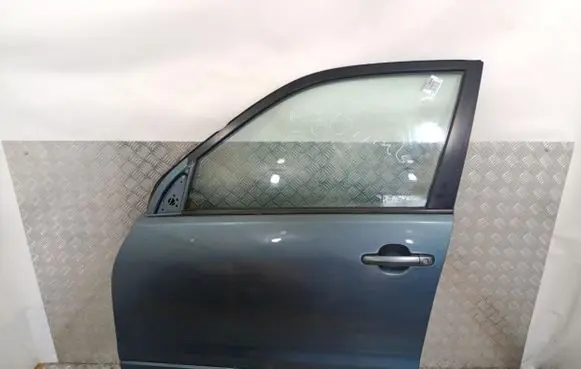 Suzuki Grand Vitara II Front door