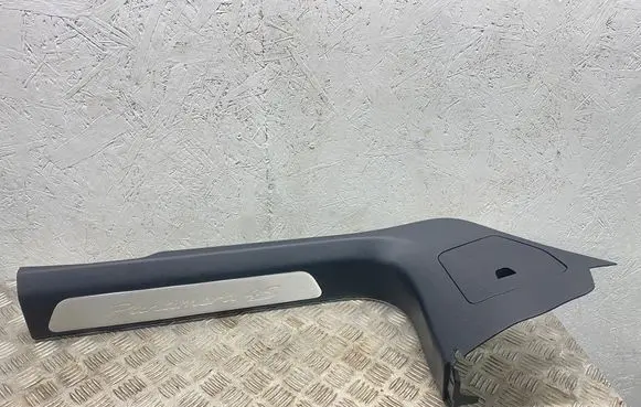 Front sill trim cover