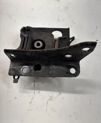 Toyota Prius (XW20) Engine mount bracket