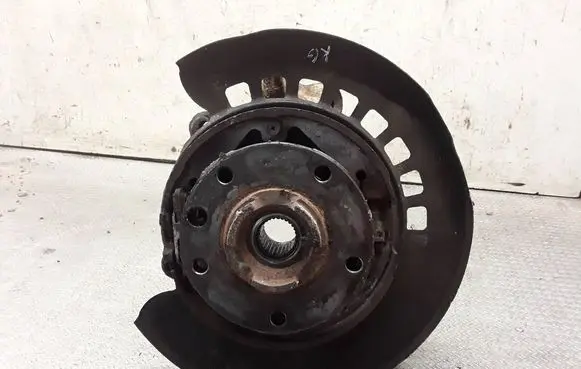 Volkswagen Touareg I Rear wheel hub spindle/knuckle 