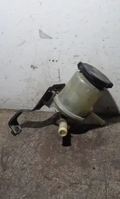 Toyota Avensis T250 Power steering fluid tank/reservoir