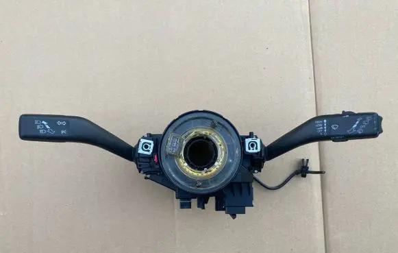 Volkswagen Golf VI Tailgate/trunk/boot open switch 1K0953503JE