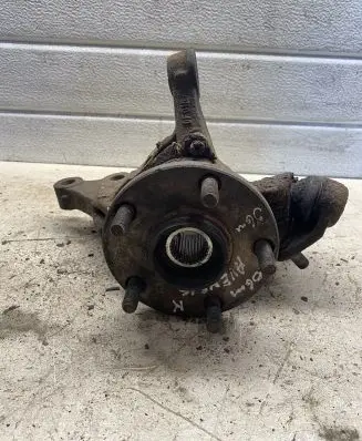 Toyota Avensis T250 Front wheel hub