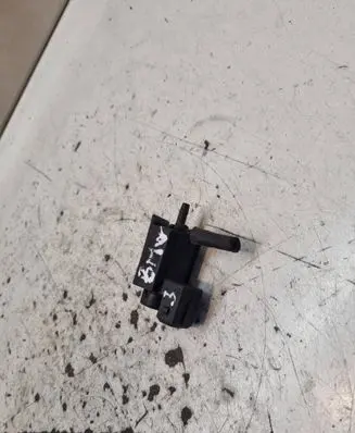 BMW 3 E46 Turbo solenoid valve 72234100 1742712 00T104