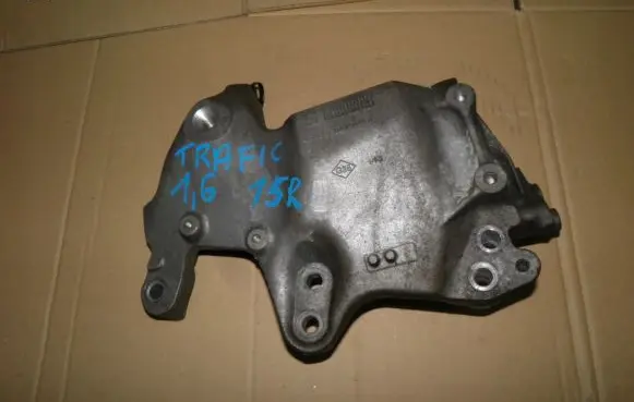 Opel Vivaro Engine mounting bracket 112313054R
