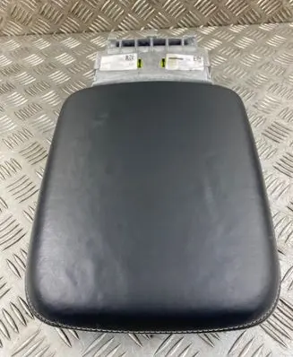 Audi Q7 4M Armrest 4M8864207K