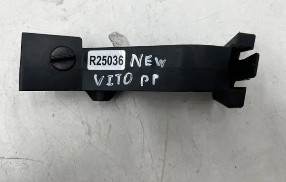 Mercedes-Benz Vito Viano W447 Front bumper mounting bracket A4478850218
