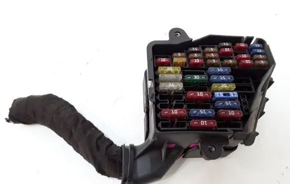 Skoda Octavia Mk1 (1U) Fuse module