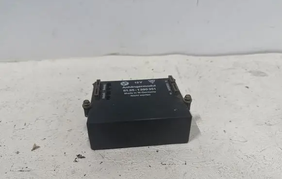 BMW 7 E32 Tow bar trailer control unit/module 61351390351