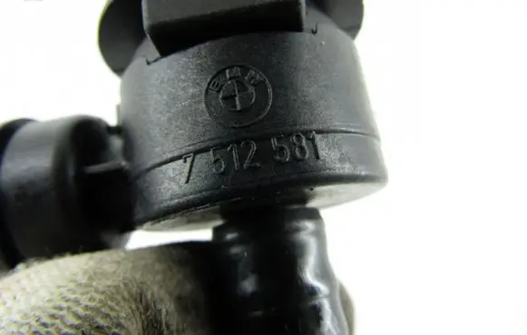 BMW 3 E90 E91 Valve 7512581