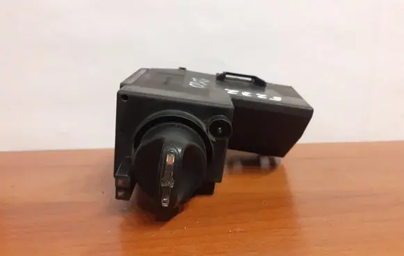 Mercedes-Benz E W210 Light switch 2105450704 5232
