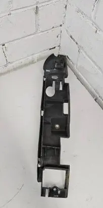 Volkswagen Touareg I Front bumper mounting bracket 7L6807183C