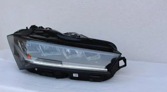 Skoda Superb B9 Headlight/headlamp 9000VR400T3 L991640 3P1941016