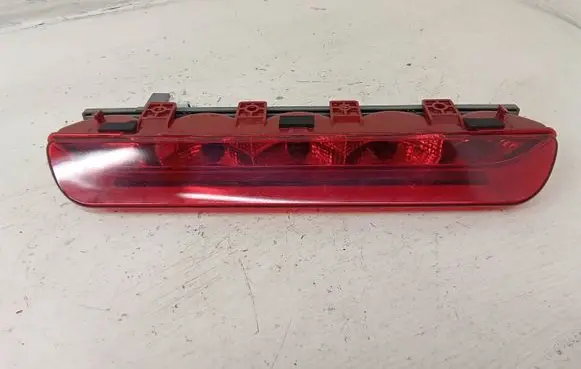 KIA Sportage Third/center stoplight
