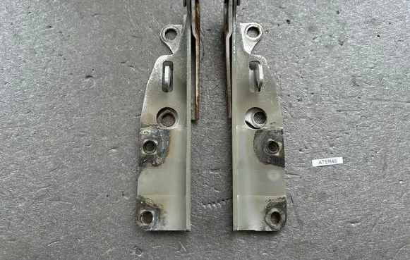 Nissan Terrano Engine bonnet/hood hinges 654000F010 654010F010