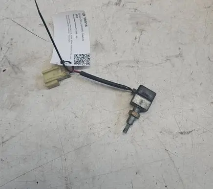 Hyundai Santa Fe Brake pedal sensor switch 9384038000