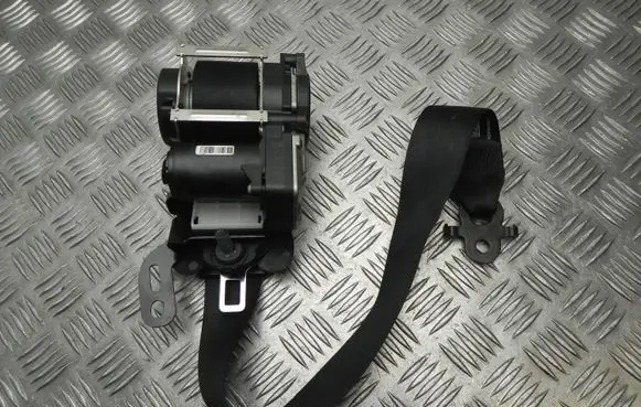 BMW 5 F10 F11 Front seatbelt 7322613 M4371