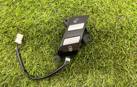 Mercedes-Benz S W221 Central locking switch button A2218213151
