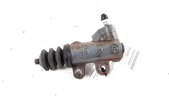 Toyota Yaris Clutch slave cylinder 31470-52100