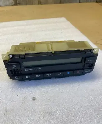 Volkswagen PASSAT B5 Climate control unit