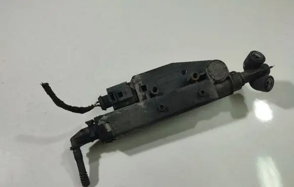 Audi A8 S8 D3 4E Headlight washer spray nozzle 