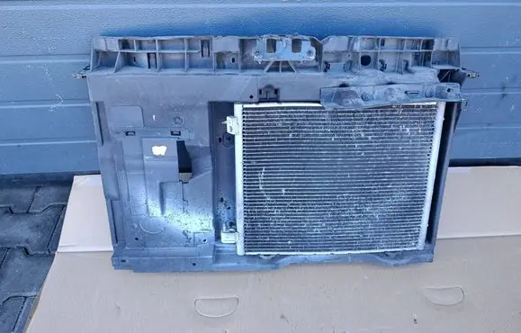 Peugeot 208 I Coolant radiator 