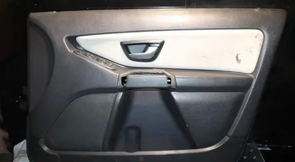 Volvo XC90 Front door card panel trim 
