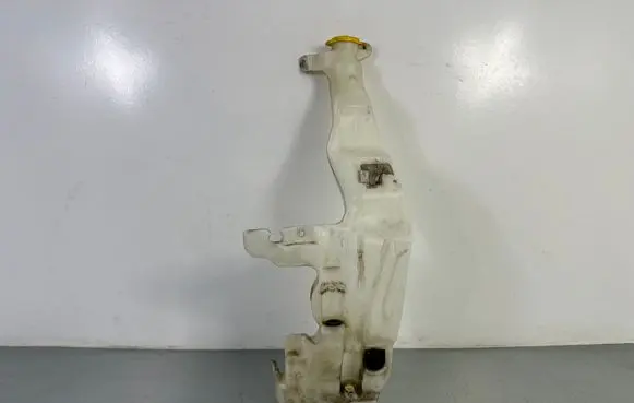 Jeep Grand Cherokee Windshield washer fluid reservoir/tank 57010719