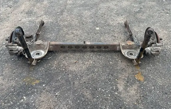 Opel Vivaro Rear axle beam 